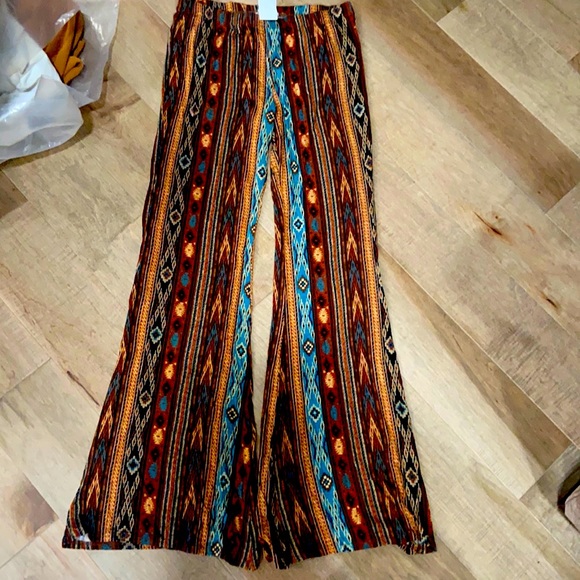 Tobi Other - Tobi, Aztec print, flare pants